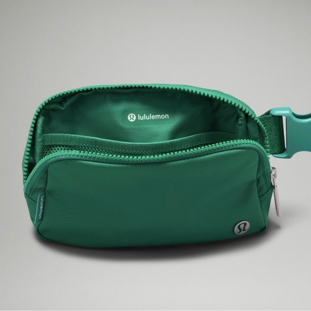 Lululemon Everywhere Belt Bag 1L- Emerald Ice - Picture 5 of 8